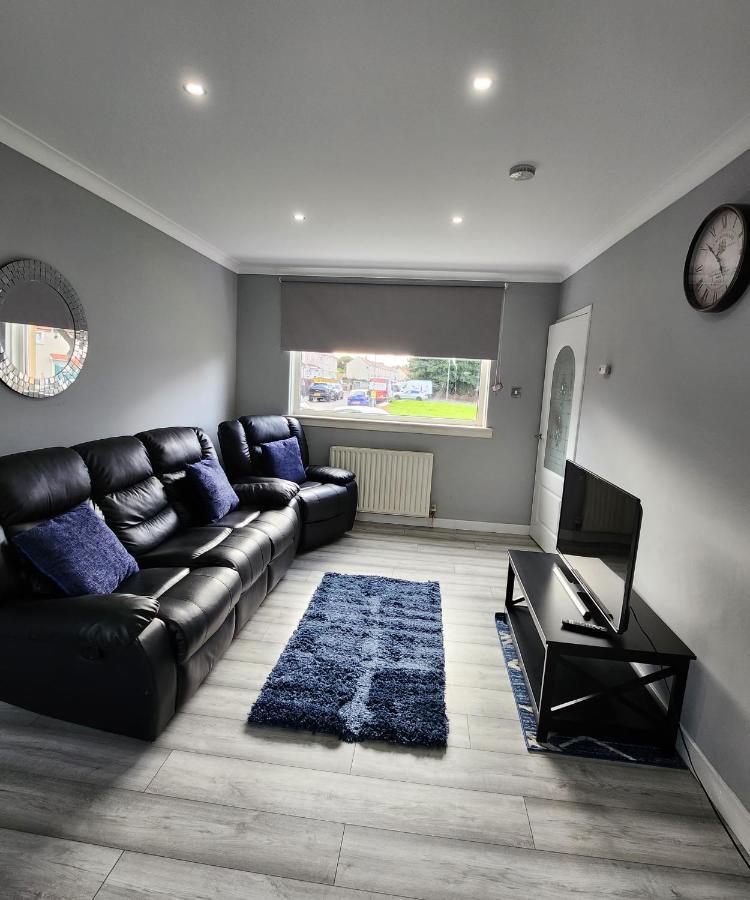 Stunning 3 Bedroom Fmhomes & Apartments Uddingston Esterno foto